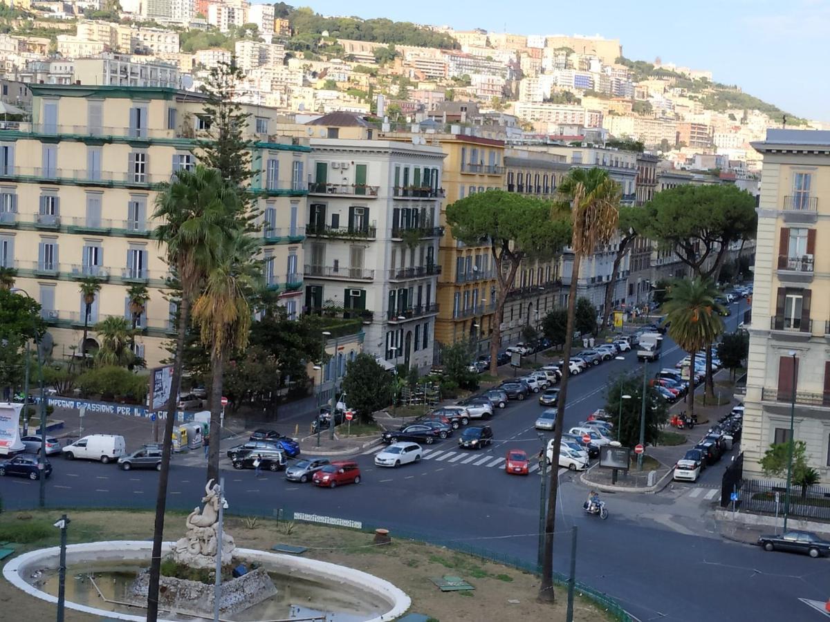 Sun&TheCity Naples Luaran gambar