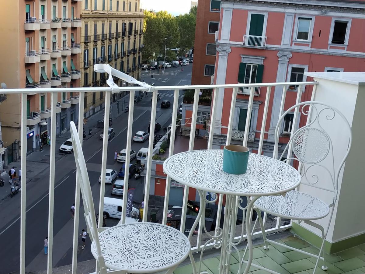 Sun&TheCity Naples Luaran gambar