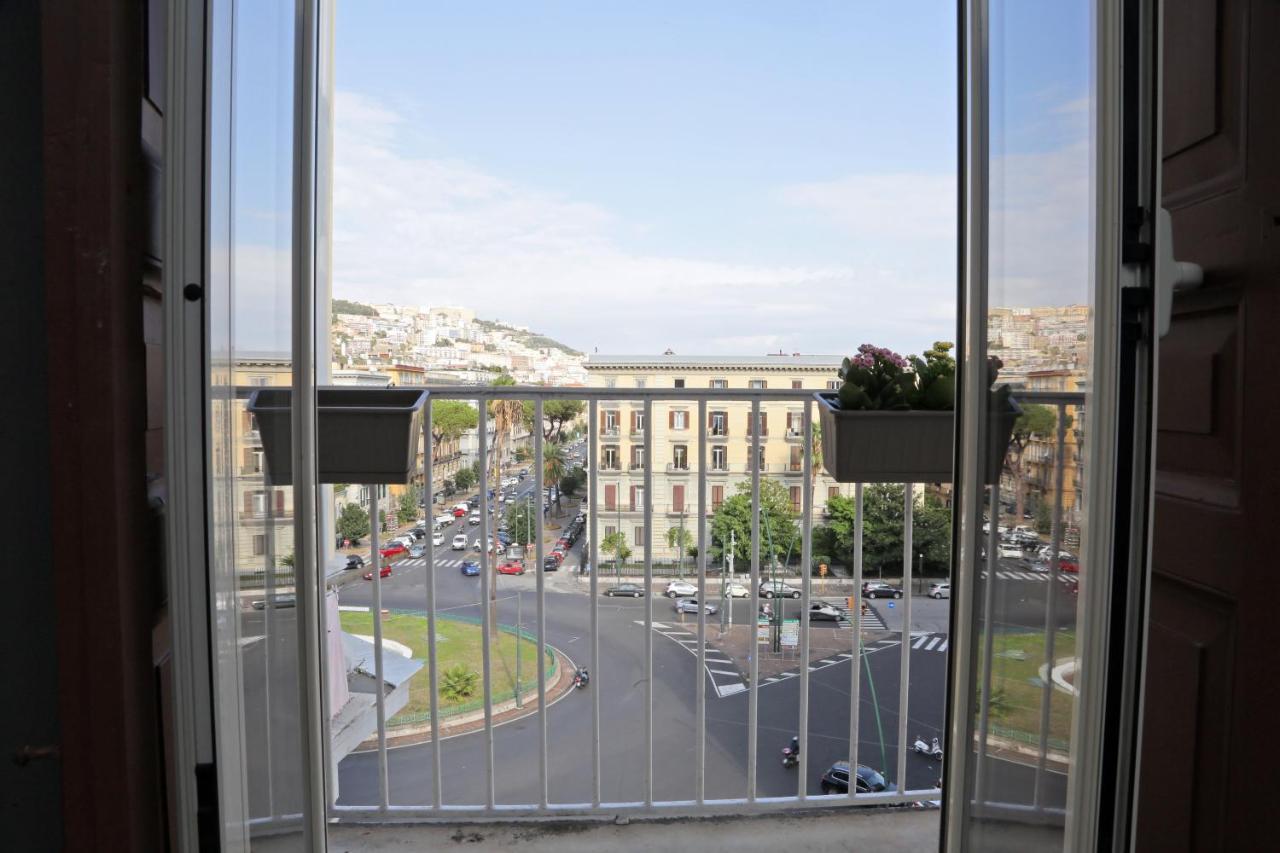 Sun&TheCity Naples Luaran gambar