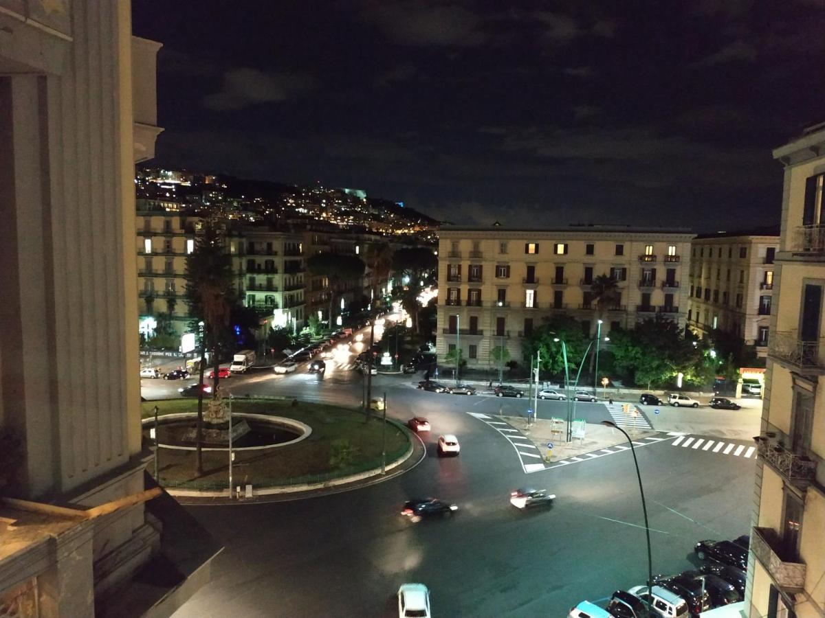 Sun&TheCity Naples Luaran gambar