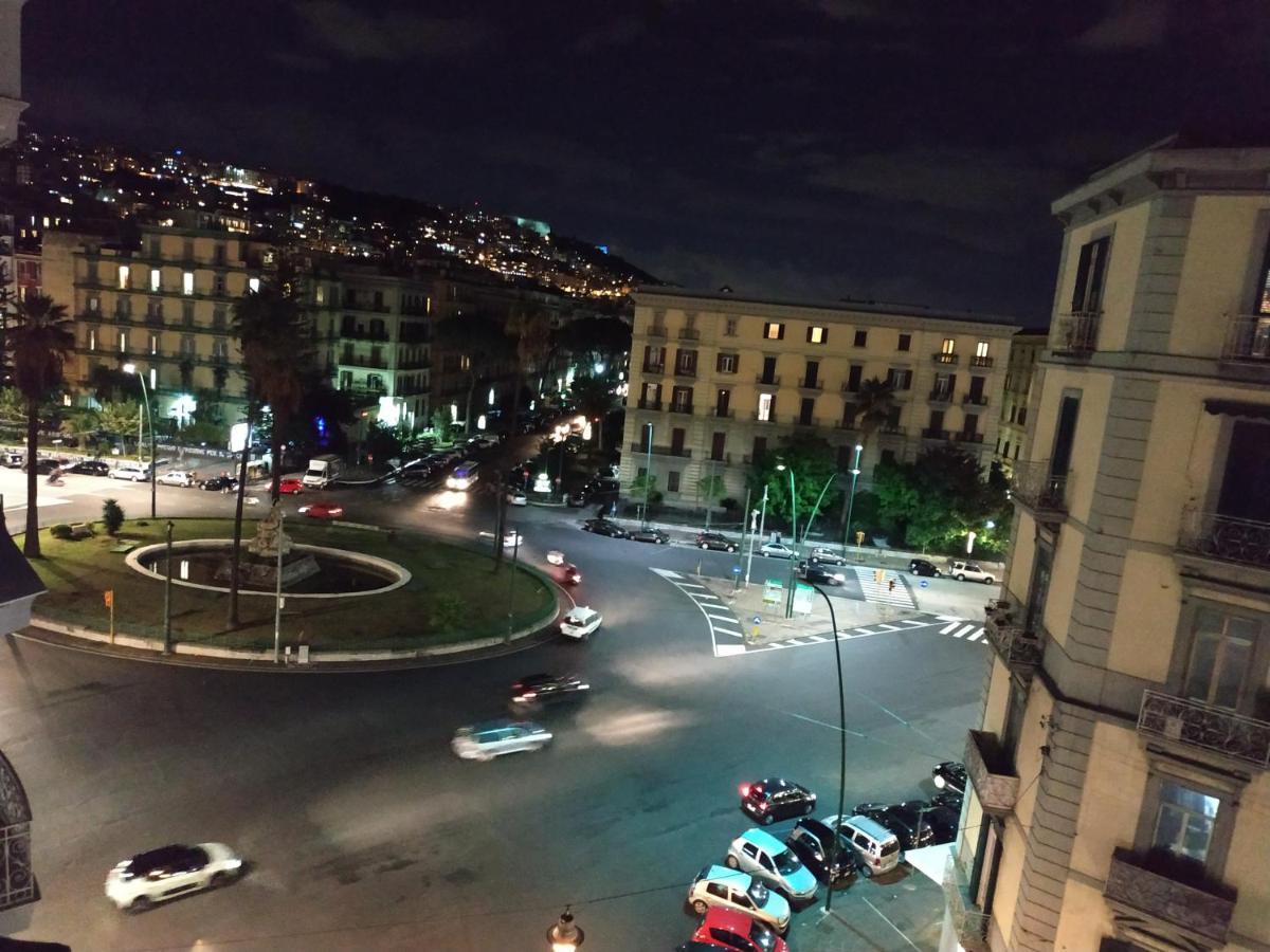 Sun&TheCity Naples Luaran gambar