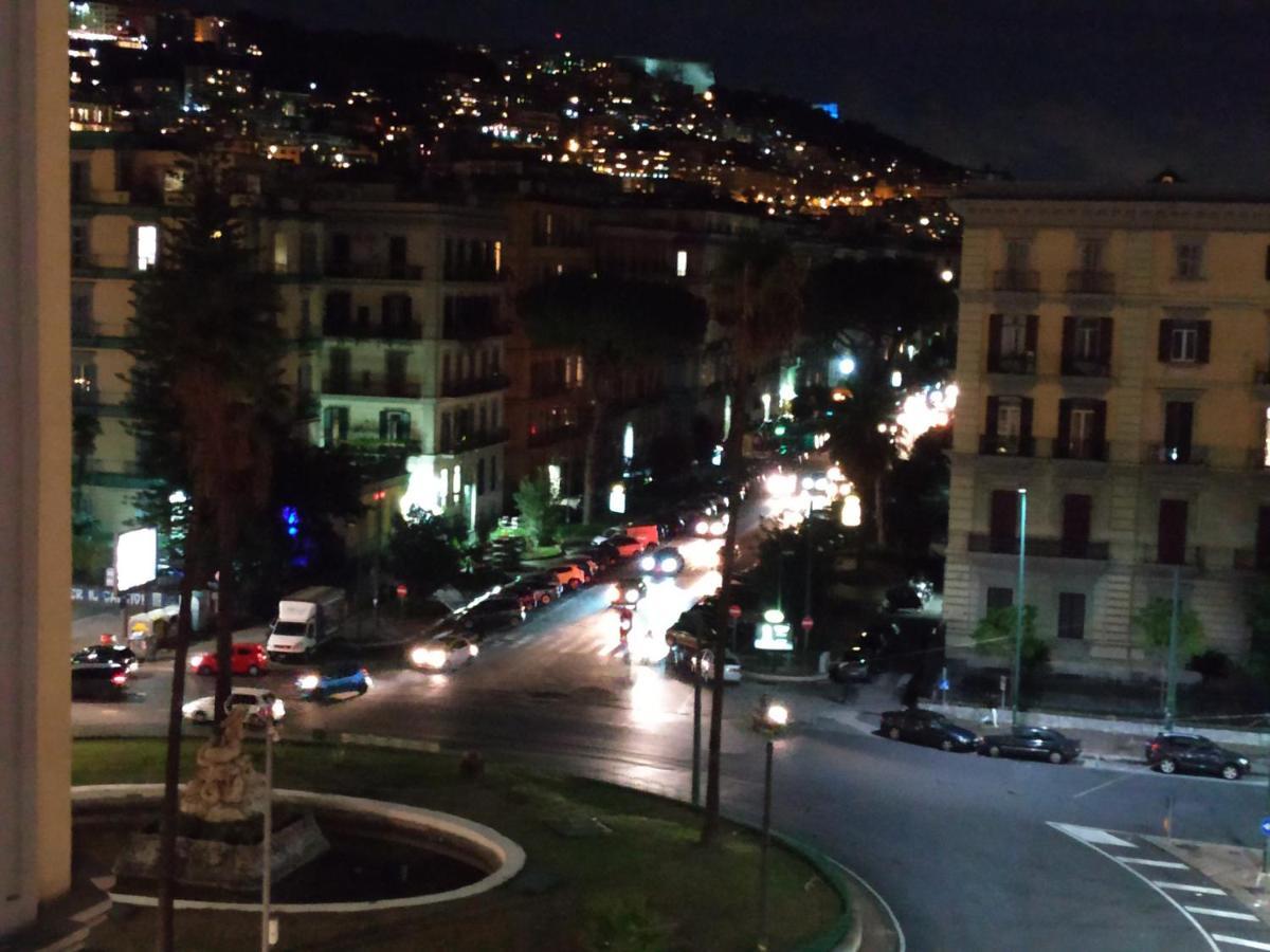 Sun&TheCity Naples Luaran gambar