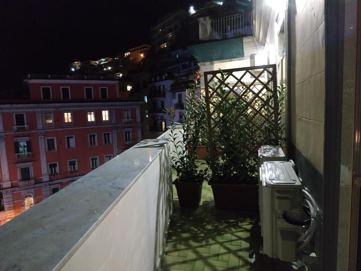 Sun&TheCity Naples Luaran gambar