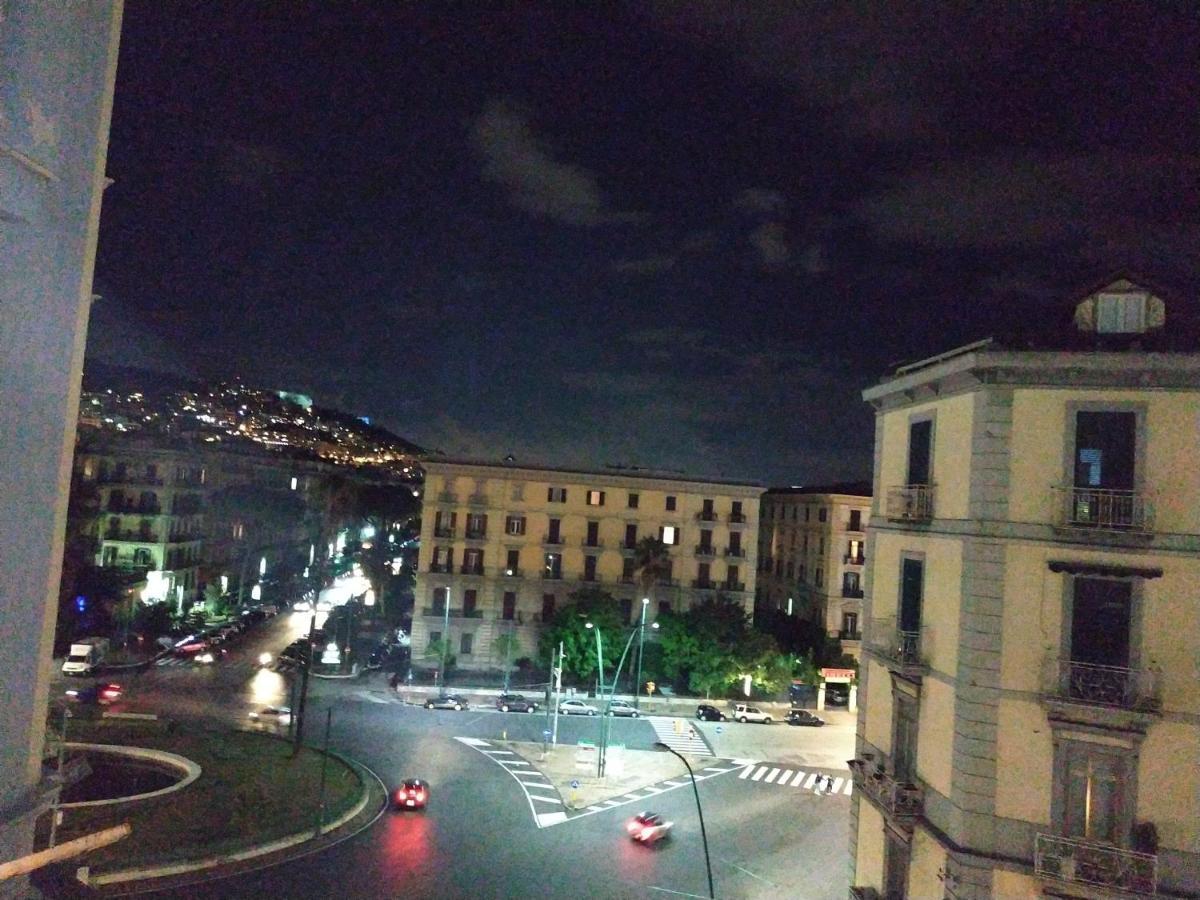Sun&TheCity Naples Luaran gambar