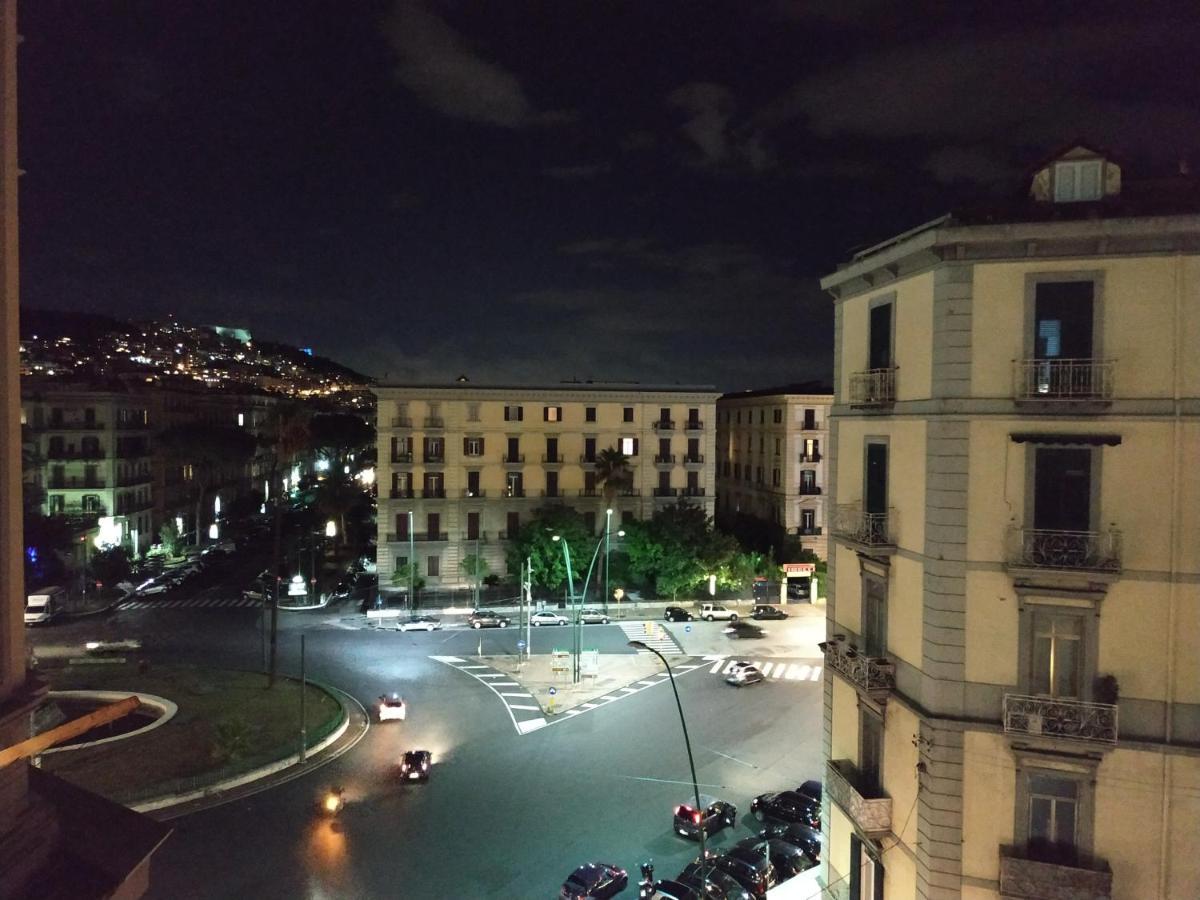 Sun&TheCity Naples Luaran gambar