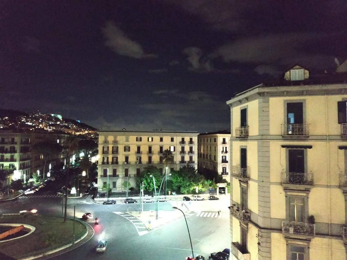 Sun&TheCity Naples Luaran gambar