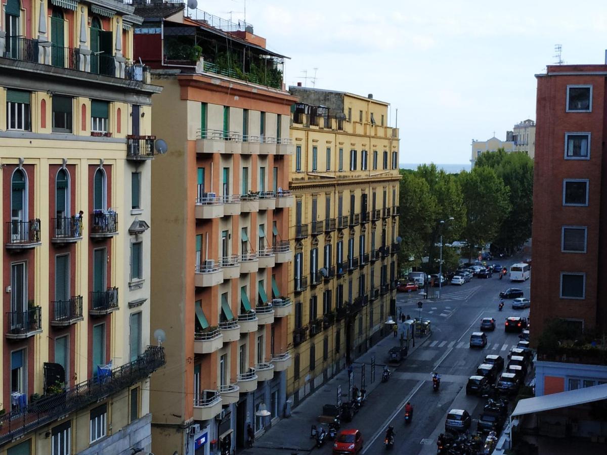 Sun&TheCity Naples Luaran gambar