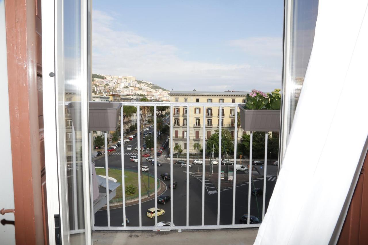 Sun&TheCity Naples Luaran gambar
