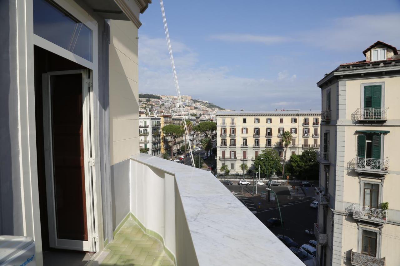 Sun&TheCity Naples Luaran gambar